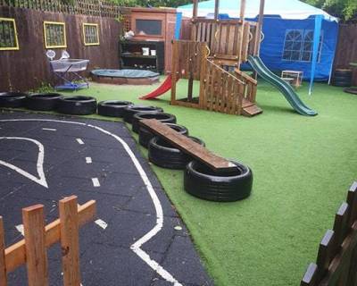 1_outdoor-play-environment